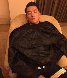 邓超爆料睡姿视频播放大全,搞笑瞬间尽收眼底  第2张